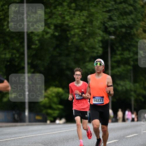 29.06.2025 - hella hamburg halbmarathon Dr. Thomas Lammeyer http://msf.ph/oto/8180934 29.06.2025 09:47:14 Kennedybrücke 1122, 1953, 3189, 3379, 5308, 5344, 7231, 7793, 9079, 10173, 11150 meine-sportfotos.de