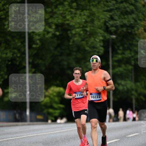 29.06.2025 - hella hamburg halbmarathon Dr. Thomas Lammeyer http://msf.ph/oto/8180944 29.06.2025 09:47:15 Kennedybrücke 1122, 1953, 3189, 3379, 5308, 5344, 7231, 7793, 9079, 10173, 11150 meine-sportfotos.de