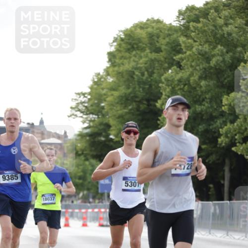 29.06.2025 - hella hamburg halbmarathon Jannik Wohlers http://msf.ph/oto/8180949 29.06.2025 09:42:40 Lombardsbrücke 4338, 5301, 9097, 9385, 11994, 12341, 12529, 12992, 13346, 14728, 18037 meine-sportfotos.de