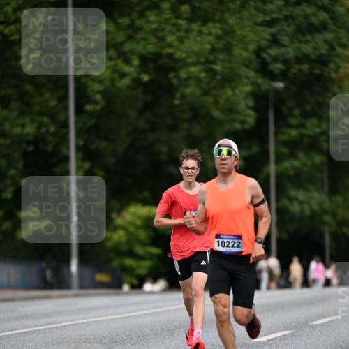 29.06.2025 - hella hamburg halbmarathon Dr. Thomas Lammeyer http://msf.ph/oto/8180950 29.06.2025 09:47:15 Kennedybrücke 1122, 1953, 3189, 3379, 5308, 5344, 7231, 7793, 9079, 10173, 11150 meine-sportfotos.de