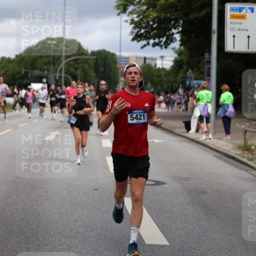 29.06.2025 - hella hamburg halbmarathon Yannick Fuchs http://msf.ph/oto/8181012 29.06.2025 10:43:01 20KM 1163, 1176, 1537, 1892, 2260, 3985, 4711, 4847, 4890, 5421, 6389, 6923, 8302, 8889, 9348, 9661, 9770, 10053, 10860, 11451, 11679, 12149, 12534, 12690, 12840, 13009, 13183, 13450, 13962, 14033, 14192, 14511, 14990, 15384, 15784, 15894, 15917, 15981, 16592, 17127, 17395, 17745, 17855, 17982, 18251, 18598, 18815, 18887 meine-sportfotos.de