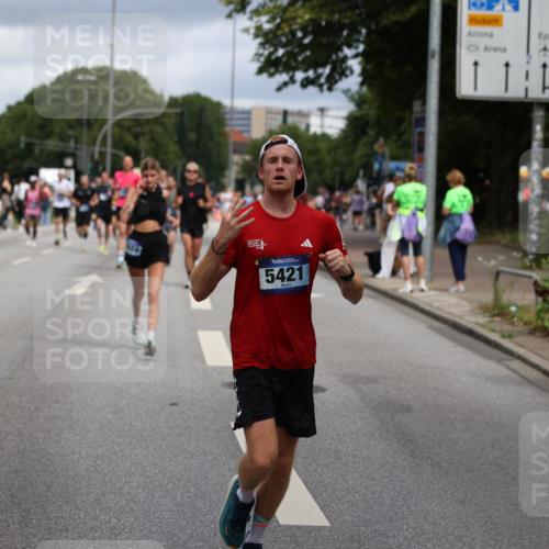 29.06.2025 - hella hamburg halbmarathon Yannick Fuchs http://msf.ph/oto/8181037 29.06.2025 10:43:01 20KM 1163, 1176, 1537, 1892, 2260, 3985, 4711, 4847, 4890, 5421, 6389, 6923, 8302, 8889, 9348, 9661, 9770, 10053, 10860, 11451, 11679, 12149, 12534, 12690, 12840, 13009, 13183, 13450, 13962, 14033, 14192, 14511, 14990, 15384, 15784, 15894, 15917, 15981, 16592, 17127, 17395, 17745, 17855, 17982, 18251, 18598, 18815, 18887 meine-sportfotos.de