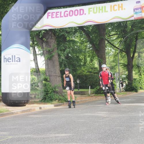 29.06.2025 - hella hamburg halbmarathon KatJ http://msf.ph/oto/8181045 29.06.2025 09:22:59 Zwischen KM18-KM19  meine-sportfotos.de