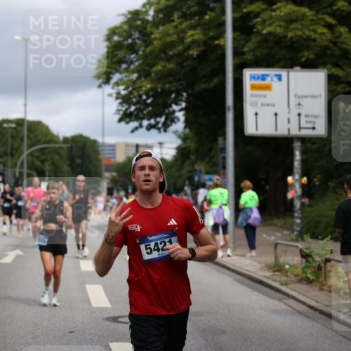 29.06.2025 - hella hamburg halbmarathon Yannick Fuchs http://msf.ph/oto/8181062 29.06.2025 10:43:01 20KM 1163, 1176, 1537, 1892, 2260, 3985, 4711, 4847, 4890, 5421, 6389, 6923, 8302, 8889, 9348, 9661, 9770, 10053, 10860, 11451, 11679, 12149, 12534, 12690, 12840, 13009, 13183, 13450, 13962, 14033, 14192, 14511, 14990, 15384, 15784, 15894, 15917, 15981, 16592, 17127, 17395, 17745, 17855, 17982, 18251, 18598, 18815, 18887 meine-sportfotos.de