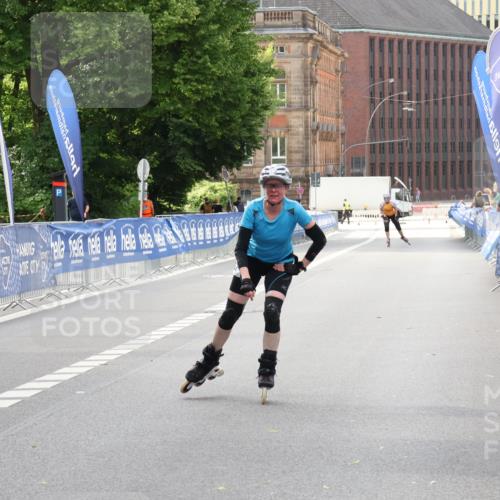 29.06.2025 - hella hamburg halbmarathon Strokosch-Dieckow http://msf.ph/oto/8181065 29.06.2025 09:21:56 Ziel 20067, 20070, 20276 meine-sportfotos.de