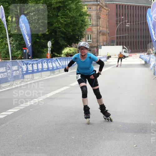 29.06.2025 - hella hamburg halbmarathon Strokosch-Dieckow http://msf.ph/oto/8181073 29.06.2025 09:21:57 Ziel 20067, 20276 meine-sportfotos.de