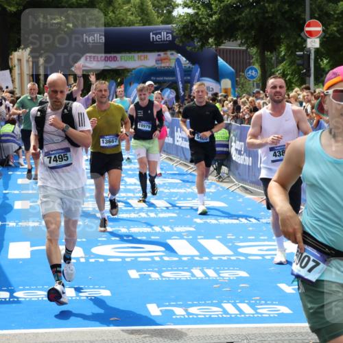 29.06.2025 - hella hamburg halbmarathon Zöllner http://msf.ph/oto/8181139 29.06.2025 10:40:17 Ziel 3547, 4381, 5007, 5409, 5410, 5508, 5803, 5916, 7495, 8465, 10968, 11731, 12704, 13667, 14699, 18614, 18979 meine-sportfotos.de