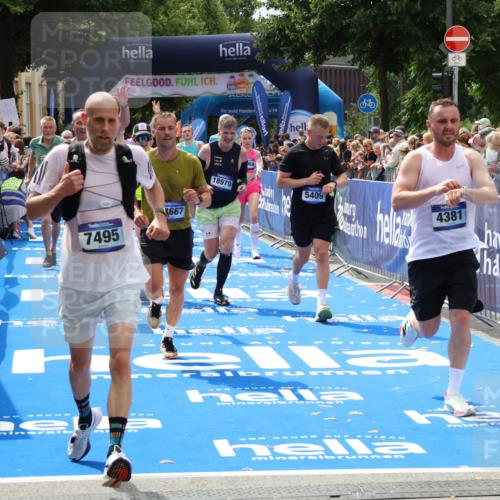 29.06.2025 - hella hamburg halbmarathon Zöllner http://msf.ph/oto/8181144 29.06.2025 10:40:18 Ziel 3547, 4381, 5409, 5410, 5803, 5916, 7495, 8465, 10968, 11731, 12704, 13667, 14699, 18614, 18979 meine-sportfotos.de
