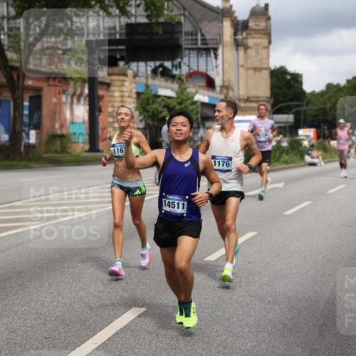 29.06.2025 - hella hamburg halbmarathon Yannick Fuchs http://msf.ph/oto/8181156 29.06.2025 10:43:03 20KM 1163, 1176, 1452, 1537, 1892, 2260, 3985, 4183, 4185, 4847, 4890, 5421, 6389, 8302, 8889, 9348, 9661, 9770, 10053, 10860, 11451, 11679, 12149, 12534, 12690, 13009, 13183, 13450, 13962, 14033, 14192, 14511, 14990, 15384, 15784, 15857, 15894, 15917, 15981, 16592, 17127, 17395, 17745, 17855, 17982, 18598, 18815, 18873, 18887 meine-sportfotos.de