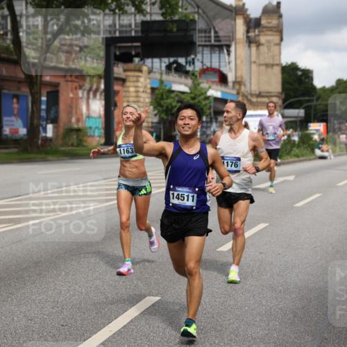 29.06.2025 - hella hamburg halbmarathon Yannick Fuchs http://msf.ph/oto/8181171 29.06.2025 10:43:04 20KM 1163, 1176, 1452, 1892, 2260, 3985, 4183, 4185, 4847, 4890, 5421, 6389, 8302, 8889, 9348, 9661, 9770, 10053, 10859, 10860, 11451, 11679, 12533, 12534, 12690, 13009, 13183, 13269, 13450, 13962, 14033, 14192, 14511, 14990, 15384, 15784, 15857, 15894, 15917, 15981, 16592, 17395, 17745, 17855, 17982, 18598, 18815, 18873, 18887 meine-sportfotos.de