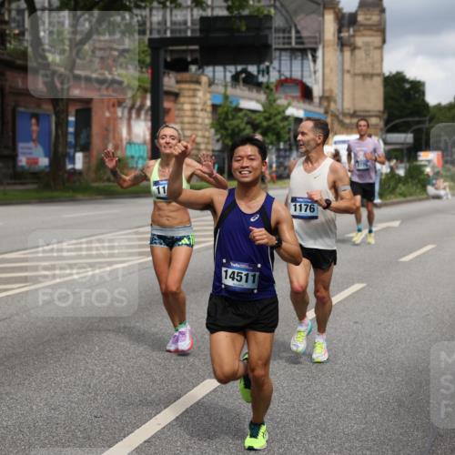 29.06.2025 - hella hamburg halbmarathon Yannick Fuchs http://msf.ph/oto/8181192 29.06.2025 10:43:04 20KM 1163, 1176, 1452, 1892, 2260, 3985, 4183, 4185, 4847, 4890, 5421, 6389, 8302, 8889, 9348, 9661, 9770, 10053, 10859, 10860, 11451, 11679, 12533, 12534, 12690, 13009, 13183, 13269, 13450, 13962, 14033, 14192, 14511, 14990, 15384, 15784, 15857, 15894, 15917, 15981, 16592, 17395, 17745, 17855, 17982, 18598, 18815, 18873, 18887 meine-sportfotos.de