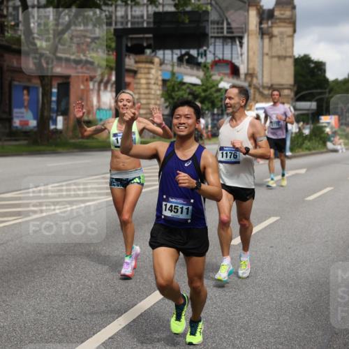 29.06.2025 - hella hamburg halbmarathon Yannick Fuchs http://msf.ph/oto/8181198 29.06.2025 10:43:04 20KM 1163, 1176, 1452, 1892, 2260, 3985, 4183, 4185, 4847, 4890, 5421, 6389, 8302, 8889, 9348, 9661, 9770, 10053, 10859, 10860, 11451, 11679, 12533, 12534, 12690, 13009, 13183, 13269, 13450, 13962, 14033, 14192, 14511, 14990, 15384, 15784, 15857, 15894, 15917, 15981, 16592, 17395, 17745, 17855, 17982, 18598, 18815, 18873, 18887 meine-sportfotos.de