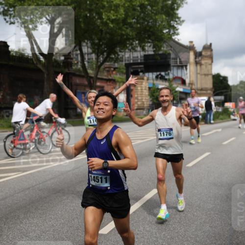 29.06.2025 - hella hamburg halbmarathon Yannick Fuchs http://msf.ph/oto/8181227 29.06.2025 10:43:05 20KM 1163, 1176, 1452, 1892, 2260, 3985, 4183, 4185, 4847, 4890, 5421, 6389, 8302, 8889, 9348, 9661, 9770, 10053, 10859, 10860, 11451, 11679, 12533, 12534, 12690, 13009, 13183, 13269, 13450, 13962, 14033, 14192, 14511, 15384, 15784, 15857, 15894, 15981, 16369, 16592, 17395, 17632, 17745, 17855, 17982, 18598, 18815, 18873, 18887 meine-sportfotos.de