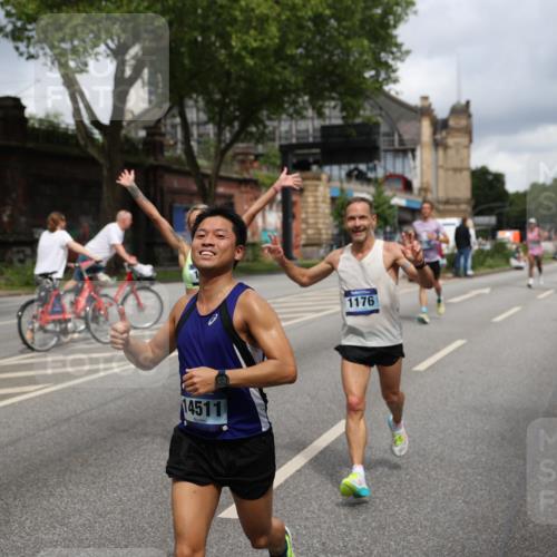 29.06.2025 - hella hamburg halbmarathon Yannick Fuchs http://msf.ph/oto/8181235 29.06.2025 10:43:05 20KM 1163, 1176, 1452, 1892, 2260, 3985, 4183, 4185, 4847, 4890, 5421, 6389, 8302, 8889, 9348, 9661, 9770, 10053, 10859, 10860, 11451, 11679, 12533, 12534, 12690, 13009, 13183, 13269, 13450, 13962, 14033, 14192, 14511, 15384, 15784, 15857, 15894, 15981, 16369, 16592, 17395, 17632, 17745, 17855, 17982, 18598, 18815, 18873, 18887 meine-sportfotos.de