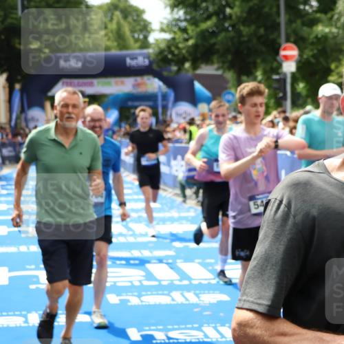 29.06.2025 - hella hamburg halbmarathon Zöllner http://msf.ph/oto/8181237 29.06.2025 10:40:21 Ziel 3547, 5410, 5803, 8370, 8465, 10968, 11731, 12704, 14699, 18614 meine-sportfotos.de