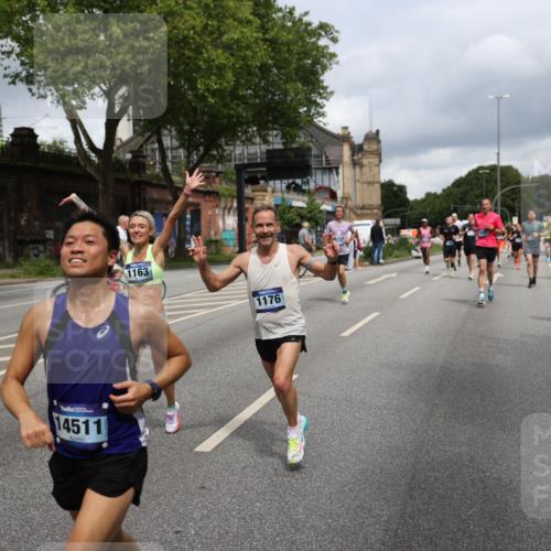 29.06.2025 - hella hamburg halbmarathon Yannick Fuchs http://msf.ph/oto/8181242 29.06.2025 10:43:05 20KM 1163, 1176, 1452, 1892, 2260, 3985, 4183, 4185, 4847, 4890, 5421, 6389, 8302, 8889, 9348, 9661, 9770, 10053, 10859, 10860, 11451, 11679, 12533, 12534, 12690, 13009, 13183, 13269, 13450, 13962, 14033, 14192, 14511, 15384, 15784, 15857, 15894, 15981, 16369, 16592, 17395, 17632, 17745, 17855, 17982, 18598, 18815, 18873, 18887 meine-sportfotos.de