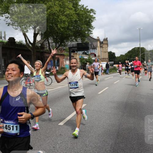 29.06.2025 - hella hamburg halbmarathon Yannick Fuchs http://msf.ph/oto/8181251 29.06.2025 10:43:05 20KM 1163, 1176, 1452, 1892, 2260, 3985, 4183, 4185, 4847, 4890, 5421, 6389, 8302, 8889, 9348, 9661, 9770, 10053, 10859, 10860, 11451, 11679, 12533, 12534, 12690, 13009, 13183, 13269, 13450, 13962, 14033, 14192, 14511, 15384, 15784, 15857, 15894, 15981, 16369, 16592, 17395, 17632, 17745, 17855, 17982, 18598, 18815, 18873, 18887 meine-sportfotos.de