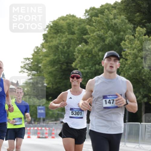 29.06.2025 - hella hamburg halbmarathon Jannik Wohlers http://msf.ph/oto/8181259 29.06.2025 09:42:40 Lombardsbrücke 4338, 5301, 9097, 9385, 11994, 12341, 12529, 12992, 13346, 14728, 18037 meine-sportfotos.de