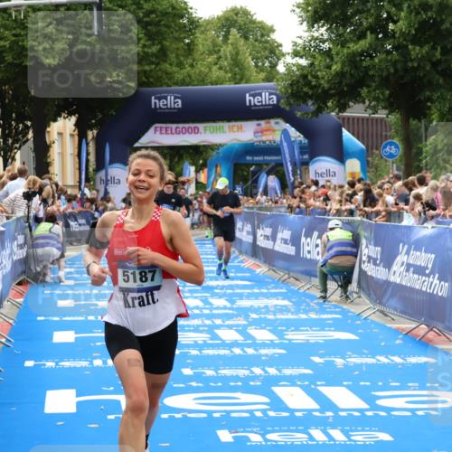 29.06.2025 - hella hamburg halbmarathon Zöllner http://msf.ph/oto/8181267 29.06.2025 10:31:53 Ziel 3935, 5187, 10927, 11929 meine-sportfotos.de