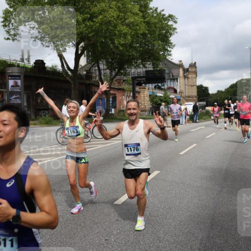 29.06.2025 - hella hamburg halbmarathon Yannick Fuchs http://msf.ph/oto/8181275 29.06.2025 10:43:05 20KM 1163, 1176, 1452, 1892, 2260, 3985, 4183, 4185, 4847, 4890, 5421, 6389, 8302, 8889, 9348, 9661, 9770, 10053, 10859, 10860, 11451, 11679, 12533, 12534, 12690, 13009, 13183, 13269, 13450, 13962, 14033, 14192, 14511, 15384, 15784, 15857, 15894, 15981, 16369, 16592, 17395, 17632, 17745, 17855, 17982, 18598, 18815, 18873, 18887 meine-sportfotos.de