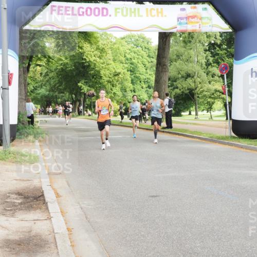 29.06.2025 - hella hamburg halbmarathon MichiJ http://msf.ph/oto/8181290 29.06.2025 10:17:18 Zwischen KM18-KM19 5344, 10848, 17893, 18037 meine-sportfotos.de