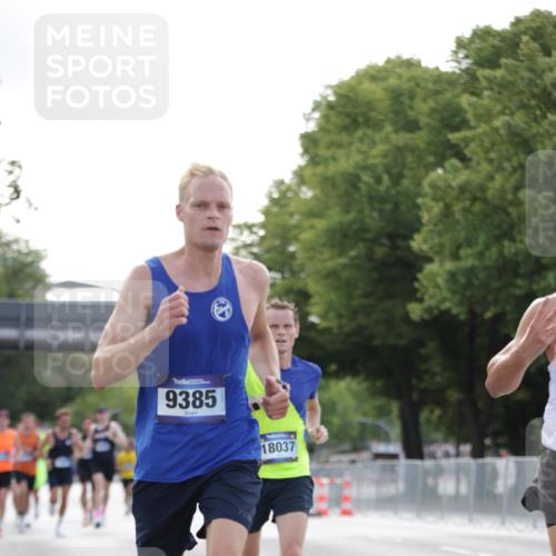 29.06.2025 - hella hamburg halbmarathon Jannik Wohlers http://msf.ph/oto/8181314 29.06.2025 09:42:41 Lombardsbrücke 4338, 5301, 9097, 9385, 11994, 12341, 12529, 12992, 13346, 14728, 18037 meine-sportfotos.de