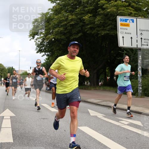 29.06.2025 - hella hamburg halbmarathon Yannick Fuchs http://msf.ph/oto/8181343 29.06.2025 10:28:44 20KM 1053, 1396, 1743, 2228, 2243, 2879, 5193, 6305, 7901, 8312, 9345, 9376, 10865, 11019, 11227, 12595, 13066, 13493, 13494, 13618, 13771, 14289, 14310, 14448, 14549, 14784, 15500, 15887, 16148, 16243, 16724, 17191, 17489, 17751, 17877, 18099, 18906 meine-sportfotos.de