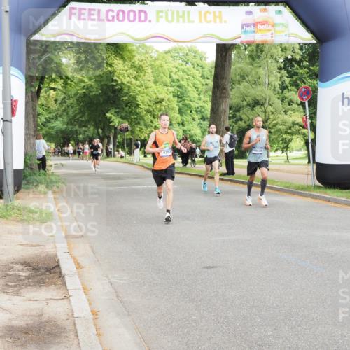 29.06.2025 - hella hamburg halbmarathon MichiJ http://msf.ph/oto/8181390 29.06.2025 10:17:19 Zwischen KM18-KM19 5344, 10848, 14757, 14828, 17893, 18037 meine-sportfotos.de