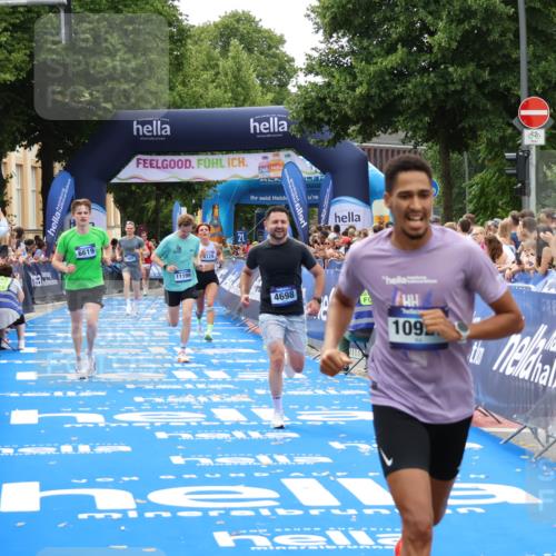 29.06.2025 - hella hamburg halbmarathon Zöllner http://msf.ph/oto/8181430 29.06.2025 10:32:01 Ziel 1407, 4129, 4698, 6619, 10927, 11199 meine-sportfotos.de