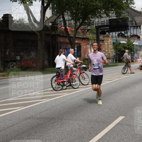29.06.2025 - hella hamburg halbmarathon Yannick Fuchs http://msf.ph/oto/8181438 29.06.2025 10:43:07 20KM 1163, 1176, 1452, 1892, 2260, 3985, 4183, 4185, 4847, 4890, 5421, 5705, 6389, 8302, 8889, 9348, 9661, 9770, 10053, 10859, 10860, 11451, 11579, 11679, 11779, 12533, 12534, 12690, 13009, 13183, 13269, 13450, 13962, 14033, 14511, 15384, 15784, 15857, 15894, 16369, 16592, 17173, 17395, 17632, 17745, 17855, 17982, 18598, 18873, 18887 meine-sportfotos.de