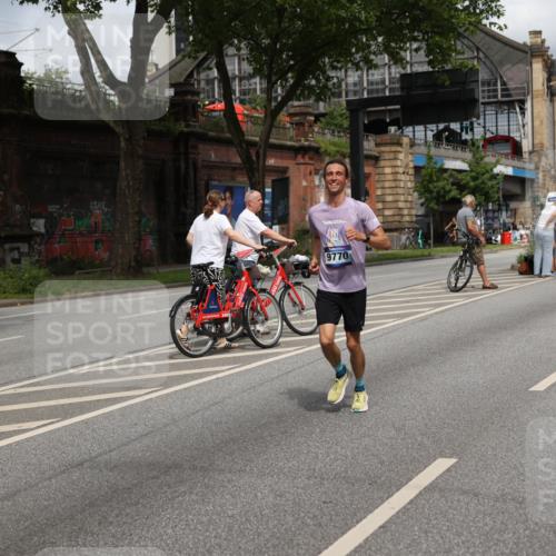 29.06.2025 - hella hamburg halbmarathon Yannick Fuchs http://msf.ph/oto/8181450 29.06.2025 10:43:07 20KM 1163, 1176, 1452, 1892, 2260, 3985, 4183, 4185, 4847, 4890, 5421, 5705, 6389, 8302, 8889, 9348, 9661, 9770, 10053, 10859, 10860, 11451, 11579, 11679, 11779, 12533, 12534, 12690, 13009, 13183, 13269, 13450, 13962, 14033, 14511, 15384, 15784, 15857, 15894, 16369, 16592, 17173, 17395, 17632, 17745, 17855, 17982, 18598, 18873, 18887 meine-sportfotos.de