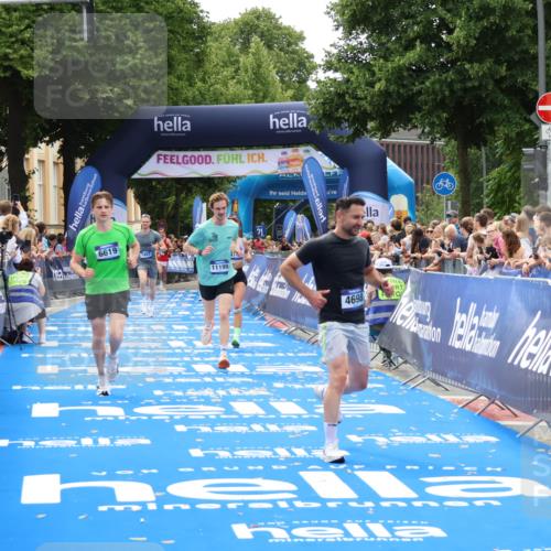 29.06.2025 - hella hamburg halbmarathon Zöllner http://msf.ph/oto/8181455 29.06.2025 10:32:02 Ziel 1407, 4129, 4698, 6619, 10927, 11199 meine-sportfotos.de