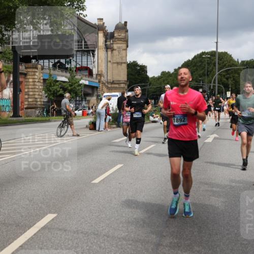 29.06.2025 - hella hamburg halbmarathon Yannick Fuchs http://msf.ph/oto/8181456 29.06.2025 10:43:07 20KM 1163, 1176, 1452, 1892, 2260, 3985, 4183, 4185, 4847, 4890, 5421, 5705, 6389, 8302, 8889, 9348, 9661, 9770, 10053, 10859, 10860, 11451, 11579, 11679, 11779, 12533, 12534, 12690, 13009, 13183, 13269, 13450, 13962, 14033, 14511, 15384, 15784, 15857, 15894, 16369, 16592, 17173, 17395, 17632, 17745, 17855, 17982, 18598, 18873, 18887 meine-sportfotos.de
