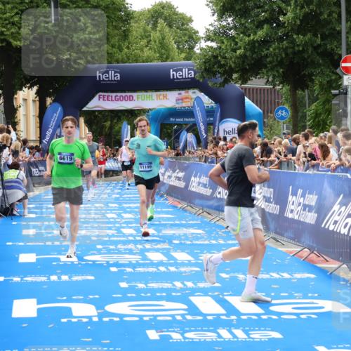 29.06.2025 - hella hamburg halbmarathon Zöllner http://msf.ph/oto/8181462 29.06.2025 10:32:02 Ziel 1407, 4129, 4698, 6619, 10927, 11199 meine-sportfotos.de