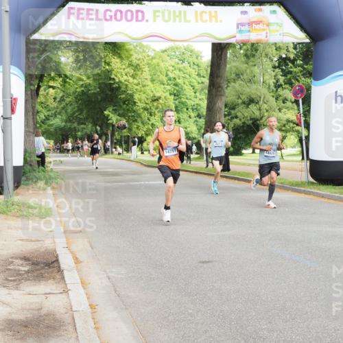 29.06.2025 - hella hamburg halbmarathon MichiJ http://msf.ph/oto/8181467 29.06.2025 10:17:19 Zwischen KM18-KM19 5344, 10848, 14757, 14828, 17893, 18037 meine-sportfotos.de