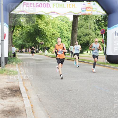 29.06.2025 - hella hamburg halbmarathon MichiJ http://msf.ph/oto/8181478 29.06.2025 10:17:19 Zwischen KM18-KM19 5344, 10848, 14757, 14828, 17893, 18037 meine-sportfotos.de