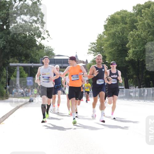 29.06.2025 - hella hamburg halbmarathon Jannik Wohlers http://msf.ph/oto/8181536 29.06.2025 09:42:47 Lombardsbrücke 4338, 5301, 9097, 9385, 9565, 9767, 10867, 11994, 12341, 12529, 12992, 13374, 14728, 14757, 15483, 15671, 18037, 18328, 18693, 18695, 18989 meine-sportfotos.de