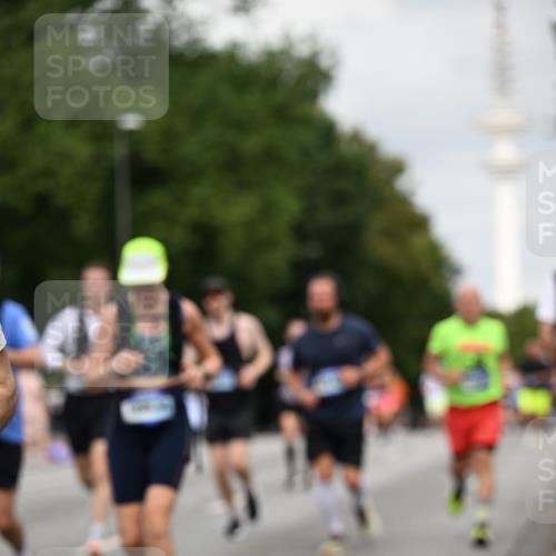 29.06.2025 - hella hamburg halbmarathon Dr. Thomas Lammeyer http://msf.ph/oto/8181579 29.06.2025 10:10:24 Kennedybrücke 1766, 1830, 1936, 2471, 2624, 3062, 4169, 4542, 5431, 6014, 7741, 8051, 8290, 8744, 8909, 10214, 10781 meine-sportfotos.de