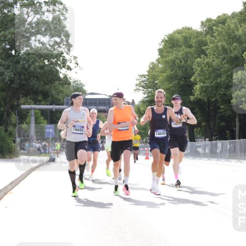 29.06.2025 - hella hamburg halbmarathon Jannik Wohlers http://msf.ph/oto/8181594 29.06.2025 09:42:47 Lombardsbrücke 4338, 5301, 9097, 9385, 9565, 9767, 10867, 11994, 12341, 12529, 12992, 13374, 14728, 14757, 15483, 15671, 18037, 18328, 18693, 18695, 18989 meine-sportfotos.de