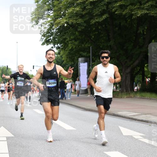 29.06.2025 - hella hamburg halbmarathon Yannick Fuchs http://msf.ph/oto/8181668 29.06.2025 10:28:46 20KM 1396, 1743, 2228, 2243, 2879, 5193, 6305, 7901, 8312, 9345, 9376, 10865, 11019, 11227, 12595, 13066, 13493, 13494, 13618, 13771, 14289, 14310, 14448, 14549, 14784, 15500, 15887, 16148, 16243, 16724, 17191, 17489, 17751, 17877, 18099, 18906 meine-sportfotos.de