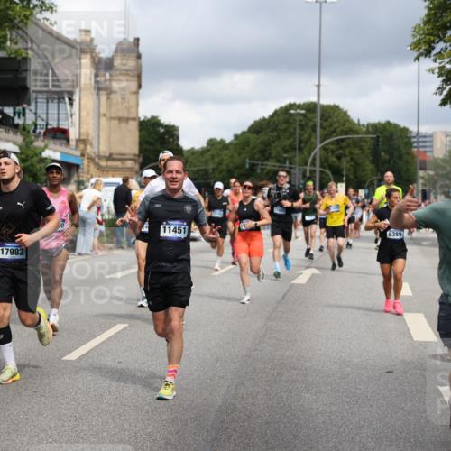 29.06.2025 - hella hamburg halbmarathon Yannick Fuchs http://msf.ph/oto/8181720 29.06.2025 10:43:09 20KM 1163, 1176, 1381, 1452, 1892, 2260, 3985, 4183, 4185, 4847, 4890, 5705, 6389, 7067, 8302, 8821, 8889, 9213, 9348, 9649, 9661, 9770, 10053, 10184, 10859, 10860, 11451, 11579, 11679, 11779, 12094, 12421, 12533, 12534, 12690, 13009, 13183, 13269, 13450, 13962, 14033, 14511, 15384, 15784, 15857, 15894, 16369, 16592, 16627, 17173, 17395, 17632, 17745, 17855, 17982, 18598, 18873, 18887 meine-sportfotos.de