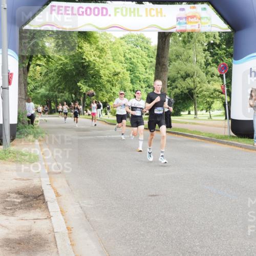 29.06.2025 - hella hamburg halbmarathon MichiJ http://msf.ph/oto/8181724 29.06.2025 10:17:25 Zwischen KM18-KM19 2203, 13941, 14757, 14828 meine-sportfotos.de