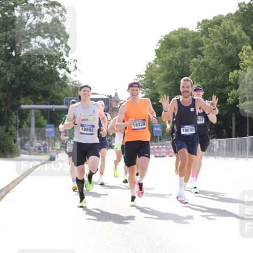 29.06.2025 - hella hamburg halbmarathon Jannik Wohlers http://msf.ph/oto/8181726 29.06.2025 09:42:48 Lombardsbrücke 1271, 4338, 5301, 9097, 9385, 9565, 9767, 10867, 11994, 12341, 12529, 12992, 13374, 14728, 14757, 15483, 15671, 18037, 18328, 18693, 18695, 18989 meine-sportfotos.de