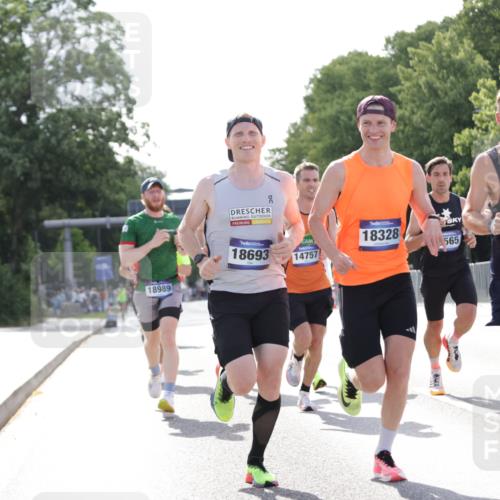 29.06.2025 - hella hamburg halbmarathon Jannik Wohlers http://msf.ph/oto/8181739 29.06.2025 09:42:48 Lombardsbrücke 1271, 4338, 5301, 9097, 9385, 9565, 9767, 10867, 11994, 12341, 12529, 12992, 13374, 14728, 14757, 15483, 15671, 18037, 18328, 18693, 18695, 18989 meine-sportfotos.de