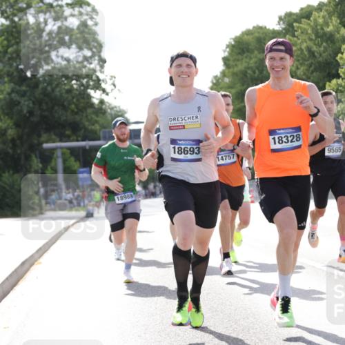 29.06.2025 - hella hamburg halbmarathon Jannik Wohlers http://msf.ph/oto/8181763 29.06.2025 09:42:49 Lombardsbrücke 1271, 4338, 5301, 9097, 9385, 9565, 9767, 10867, 11994, 12341, 13374, 14728, 14757, 15483, 15671, 18037, 18328, 18693, 18695, 18989 meine-sportfotos.de