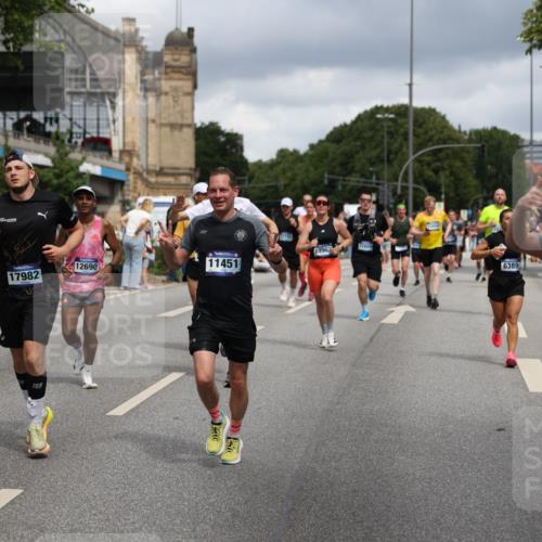 29.06.2025 - hella hamburg halbmarathon Yannick Fuchs http://msf.ph/oto/8181777 29.06.2025 10:43:09 20KM 1163, 1176, 1381, 1452, 1892, 2260, 3985, 4183, 4185, 4847, 4890, 5705, 6389, 7067, 8302, 8821, 8889, 9213, 9348, 9649, 9661, 9770, 10053, 10184, 10859, 10860, 11451, 11579, 11679, 11779, 12094, 12421, 12533, 12534, 12690, 13009, 13183, 13269, 13450, 13962, 14033, 14511, 15384, 15784, 15857, 15894, 16369, 16592, 16627, 17173, 17395, 17632, 17745, 17855, 17982, 18598, 18873, 18887 meine-sportfotos.de