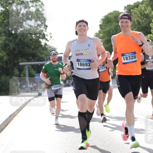 29.06.2025 - hella hamburg halbmarathon Jannik Wohlers http://msf.ph/oto/8181785 29.06.2025 09:42:49 Lombardsbrücke 1271, 4338, 5301, 9097, 9385, 9565, 9767, 10867, 11994, 12341, 13374, 14728, 14757, 15483, 15671, 18037, 18328, 18693, 18695, 18989 meine-sportfotos.de