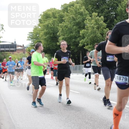 29.06.2025 - hella hamburg halbmarathon Jannik Wohlers http://msf.ph/oto/8181798 29.06.2025 10:23:02 Lombardsbrücke 1048, 1362, 2925, 4391, 4728, 5406, 6502, 7029, 7820, 8716, 8918, 8920, 9301, 10739, 11798, 11879, 12073, 12874, 14265, 14338, 14510, 14512, 14821, 15709, 16185, 16251, 17013, 17199, 17207, 17299, 17719, 18070, 18071, 18089, 18332, 18402, 18818 meine-sportfotos.de