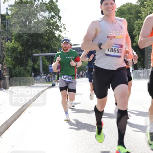 29.06.2025 - hella hamburg halbmarathon Jannik Wohlers http://msf.ph/oto/8181805 29.06.2025 09:42:49 Lombardsbrücke 1271, 4338, 5301, 9097, 9385, 9565, 9767, 10867, 11994, 12341, 13374, 14728, 14757, 15483, 15671, 18037, 18328, 18693, 18695, 18989 meine-sportfotos.de