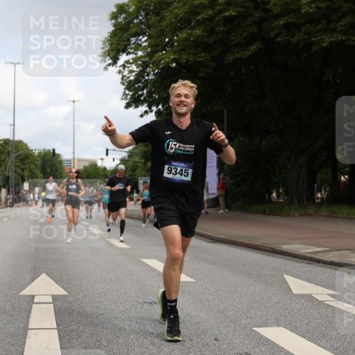 29.06.2025 - hella hamburg halbmarathon Yannick Fuchs http://msf.ph/oto/8181809 29.06.2025 10:28:47 20KM 1396, 1743, 2228, 2243, 2879, 3005, 5193, 6305, 7901, 8312, 9345, 9376, 10865, 11019, 11227, 12595, 13066, 13493, 13494, 13618, 13771, 14310, 14448, 14549, 14784, 15500, 15887, 16148, 16243, 16724, 17191, 17489, 17751, 17877, 18099, 18906 meine-sportfotos.de